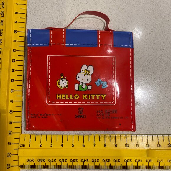 Vintage hello Kitty Wallet Red Vinyl Snap Close With Card Holder 1976 JAPAN - Picture 2 of 12